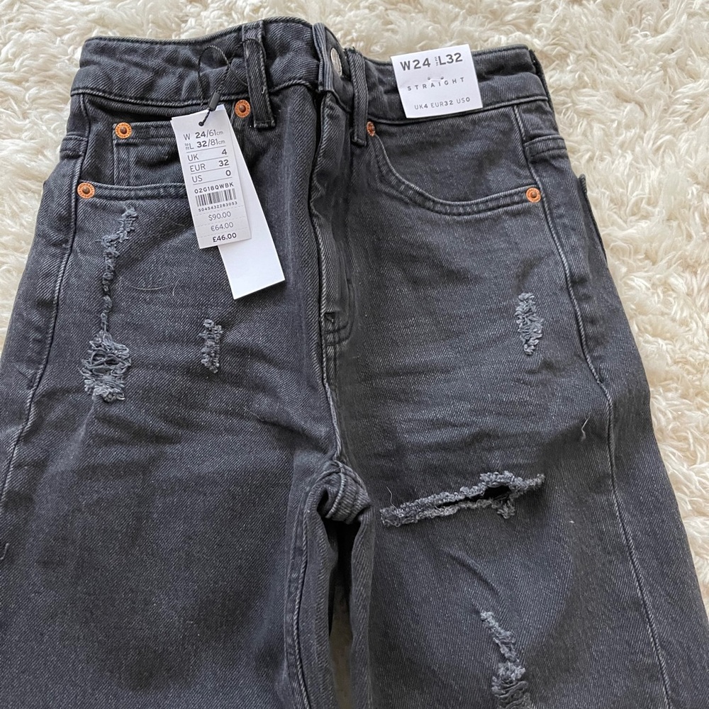 Women’s Black crop straight jeans